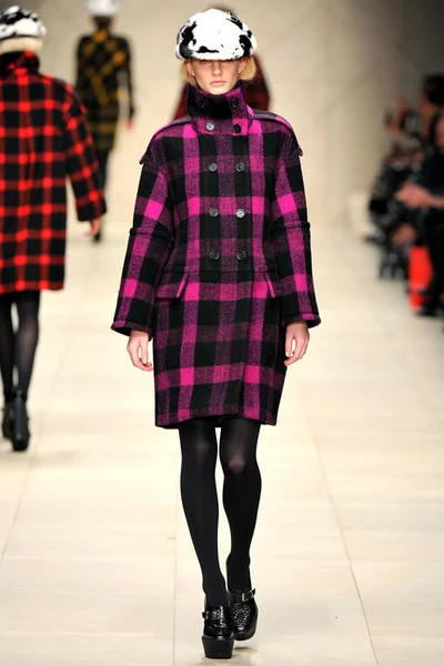 Look 15